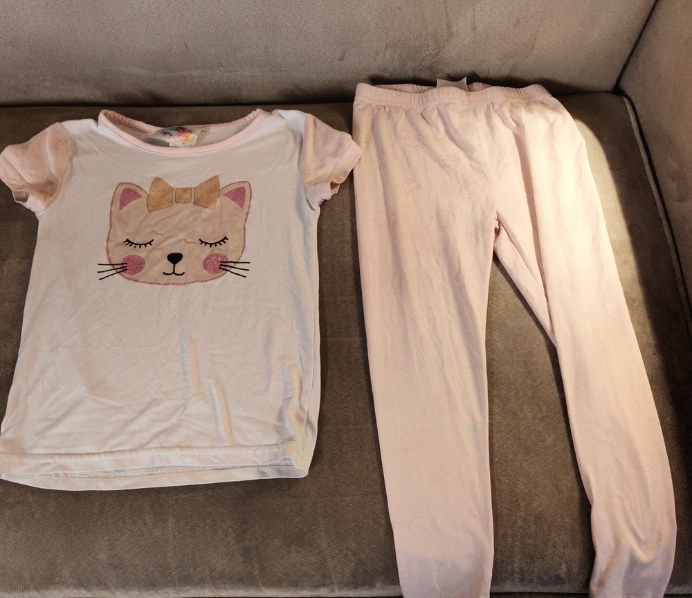 Girls' Light Pink Cat Graphic Pajama Set with Bow Detail